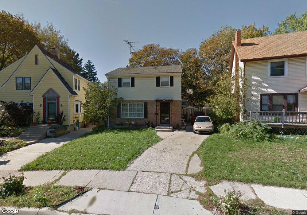 539 Kirby Dr, Lansing, MI 48915 - photo 1