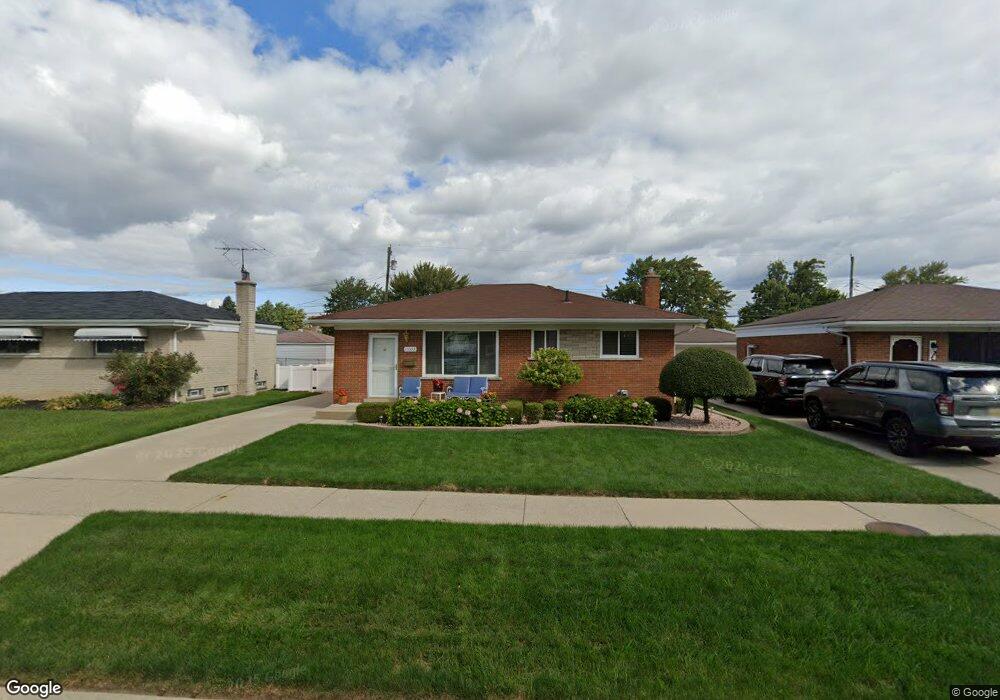 15593 Chestnut St, Roseville, MI 48066 - photo 1