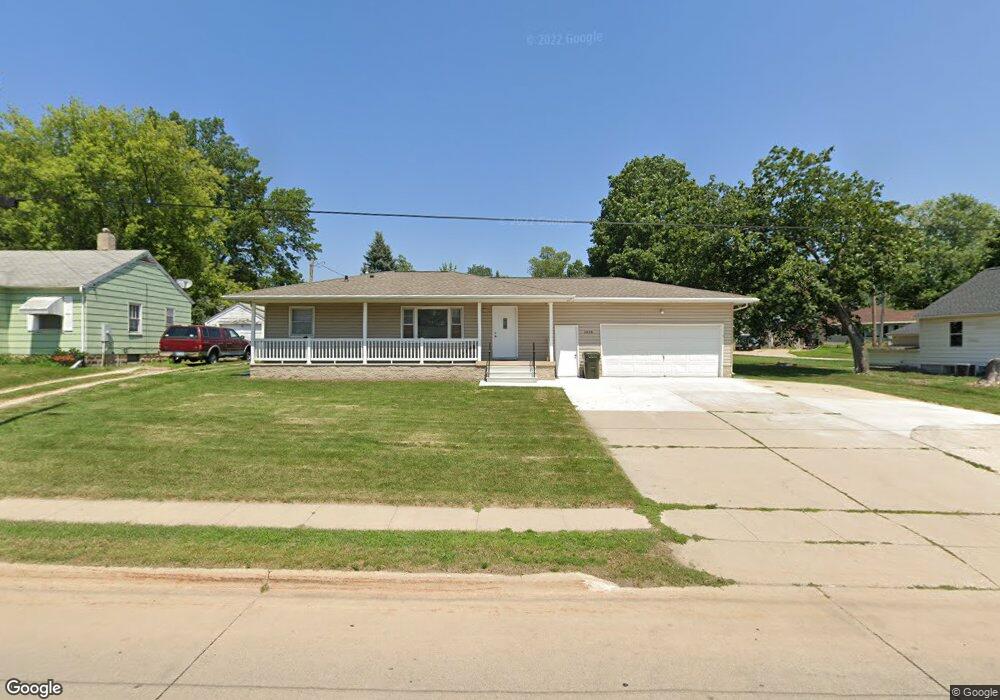 2036 Waterloo Rd, Cedar Falls, IA 50613 - photo 1