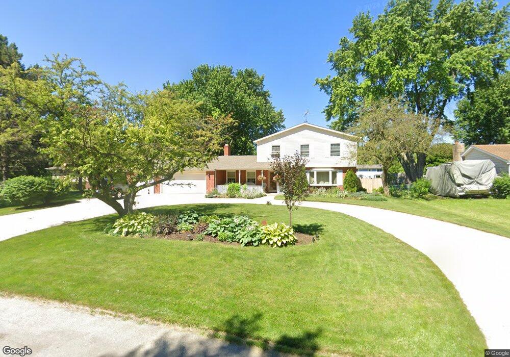 10S192 Alma Ln, Naperville, IL 60564 - photo 1