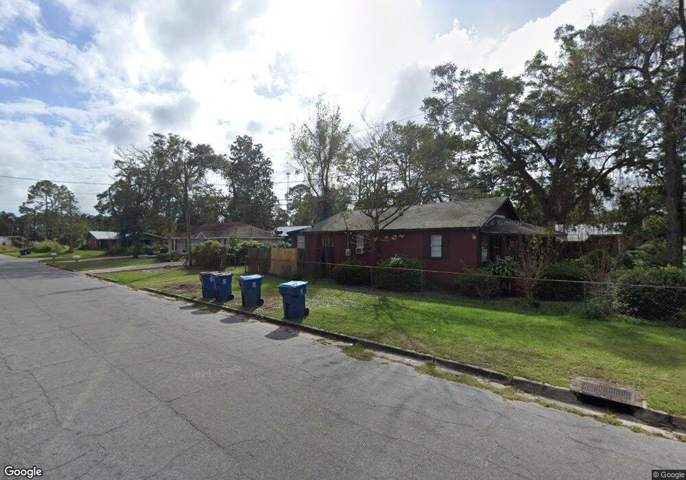 1826 3rd St, Brunswick, GA 31520 - photo 1