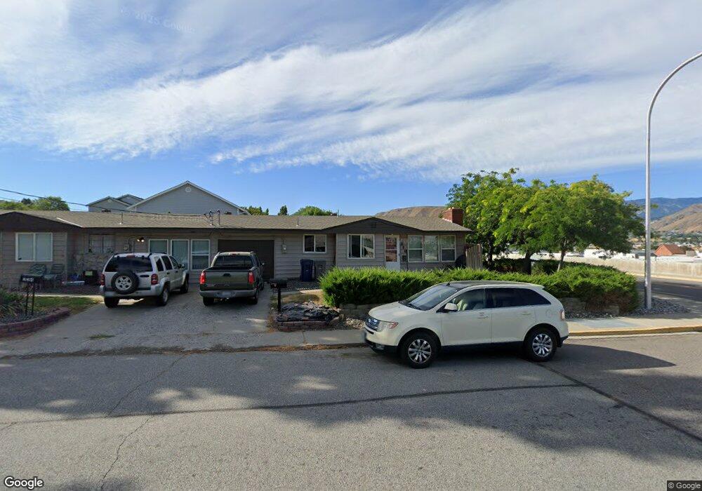 216 6th St NE, East Wenatchee, WA 98802 - photo 1