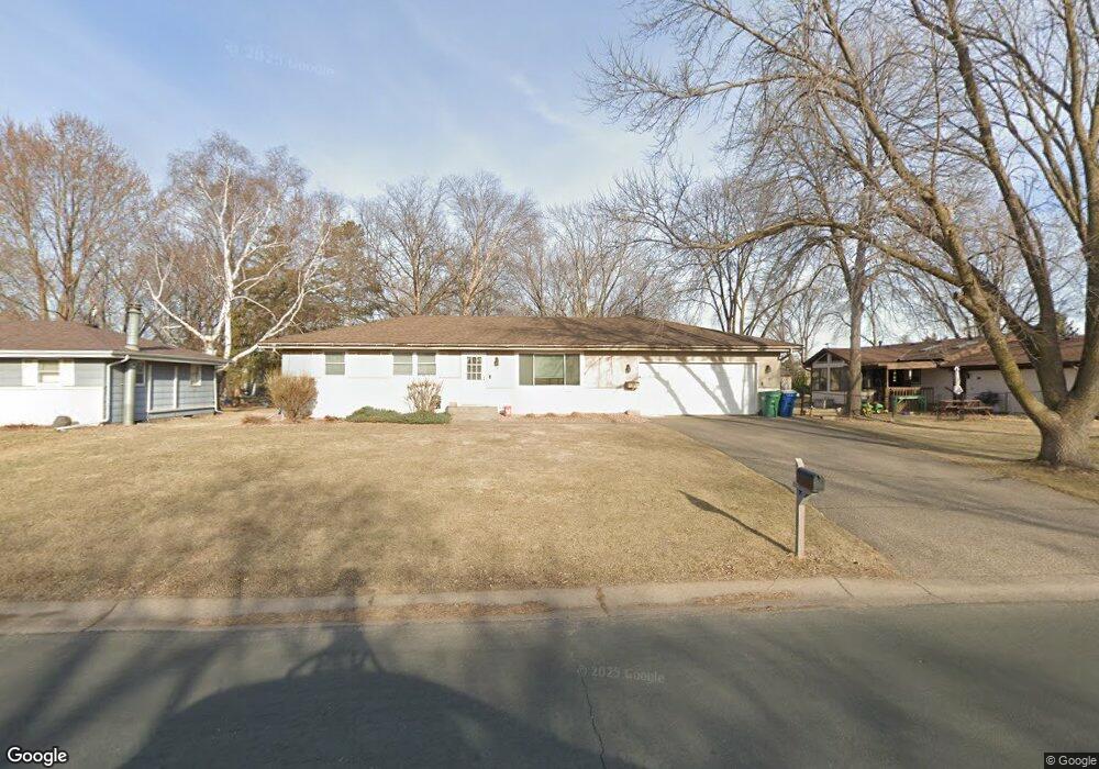 9316 Wellington Ln N, Maple Grove, MN 55369 - photo 1