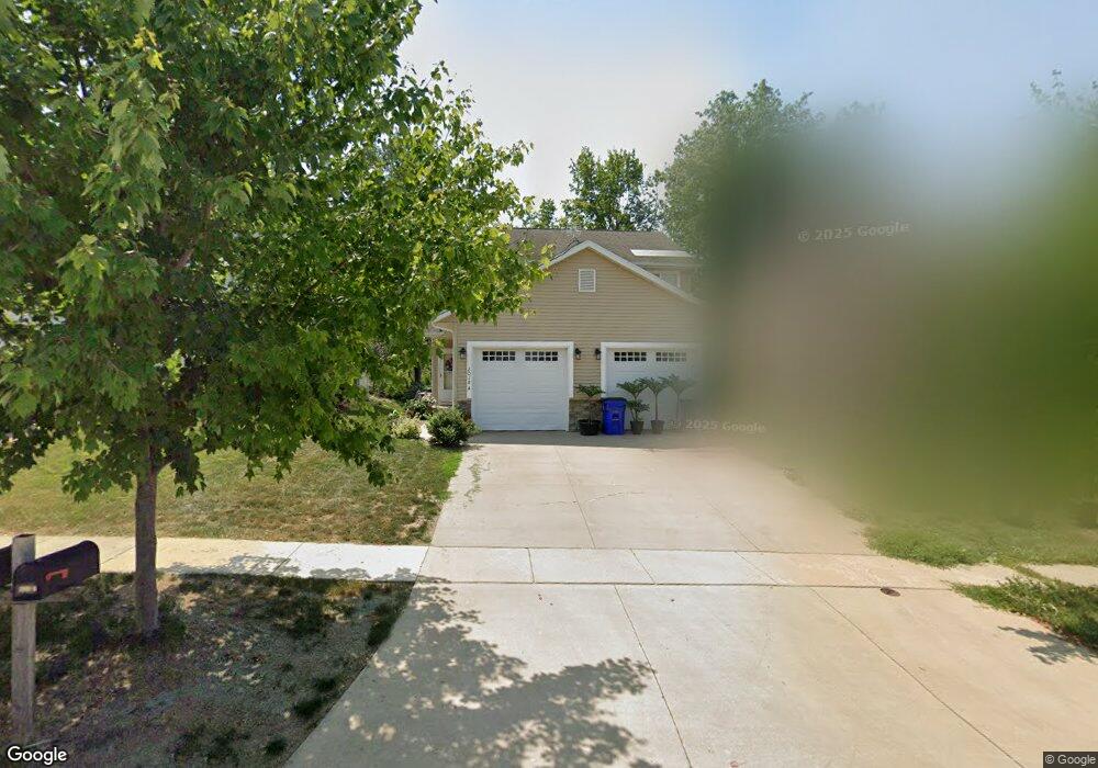 2018 Sugar Creek Dr NW unit B, Cedar Rapids, IA 52405 - photo 1