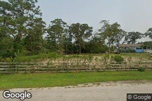 94 Point Rd, Riverhead, NY 11901