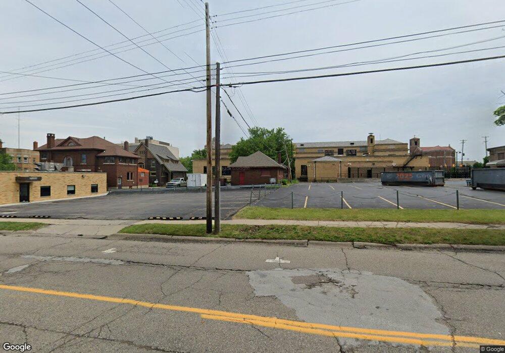 323 W 2nd St, Flint, MI 48502 - photo 1