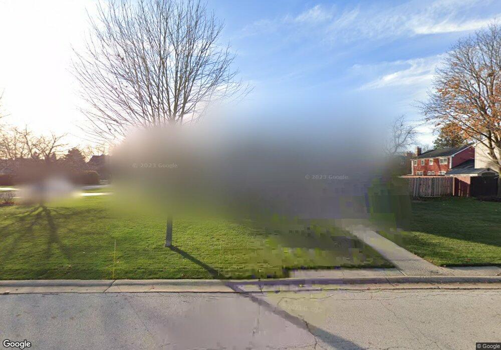 235 N Kingsway Dr, Aurora, IL 60506 - photo 1