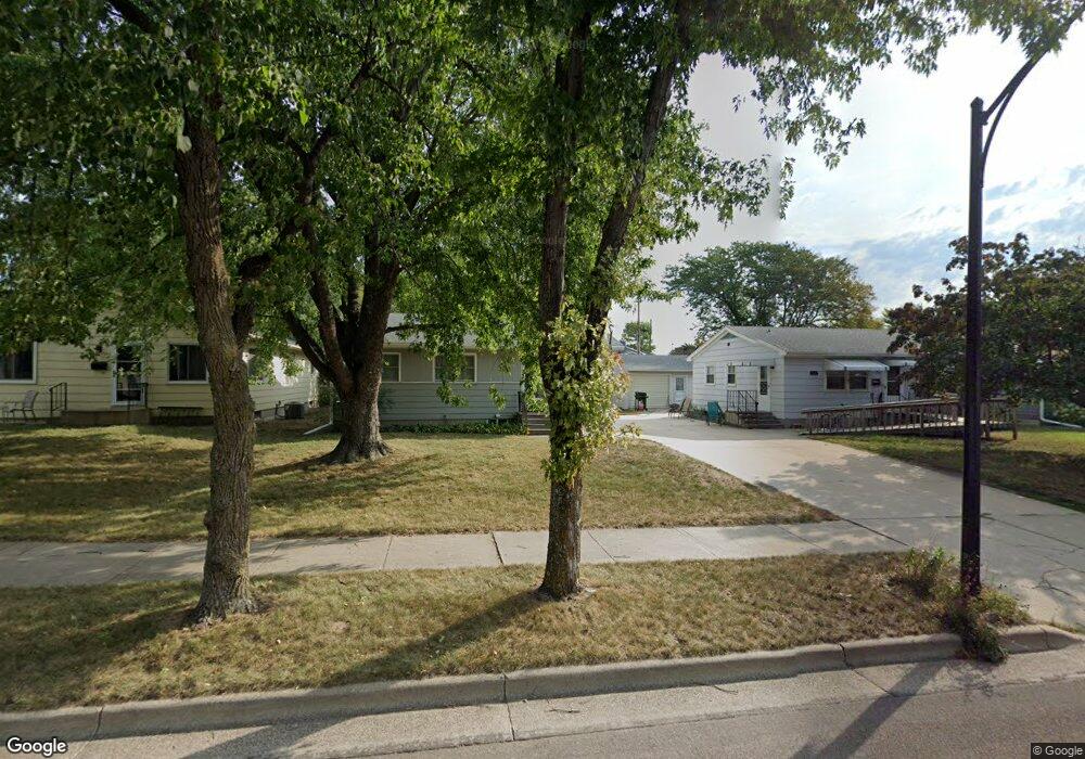 1319 S Washington St, New Ulm, MN 56073 - photo 1