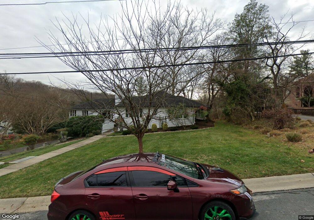 9219 Levelle Dr, Chevy Chase, MD 20815 - photo 1