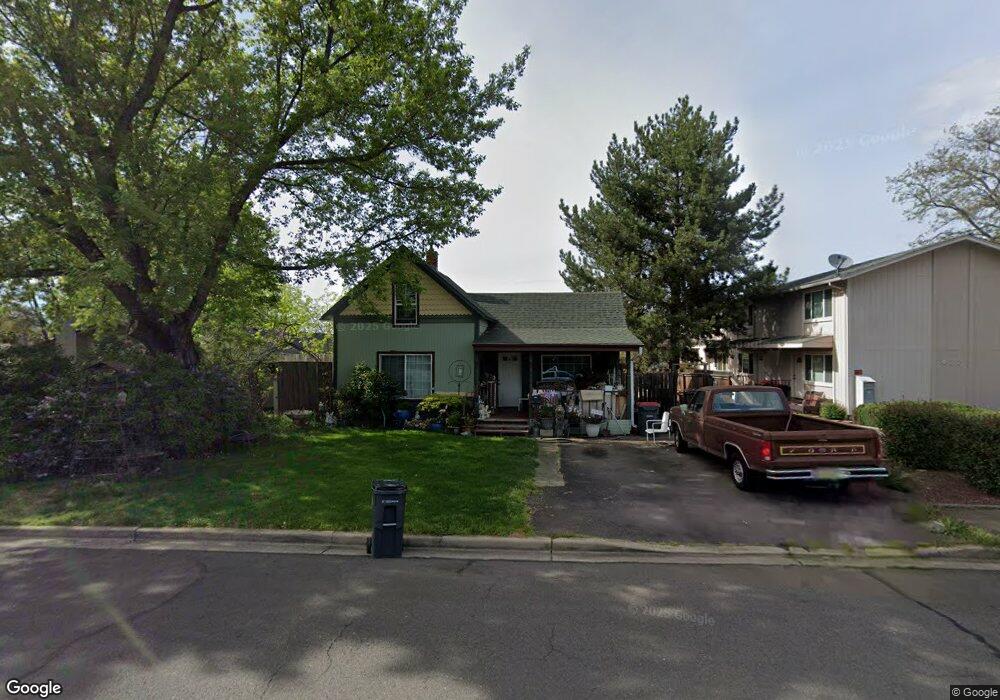 427 Ash St, Central Point, OR 97502 - photo 1