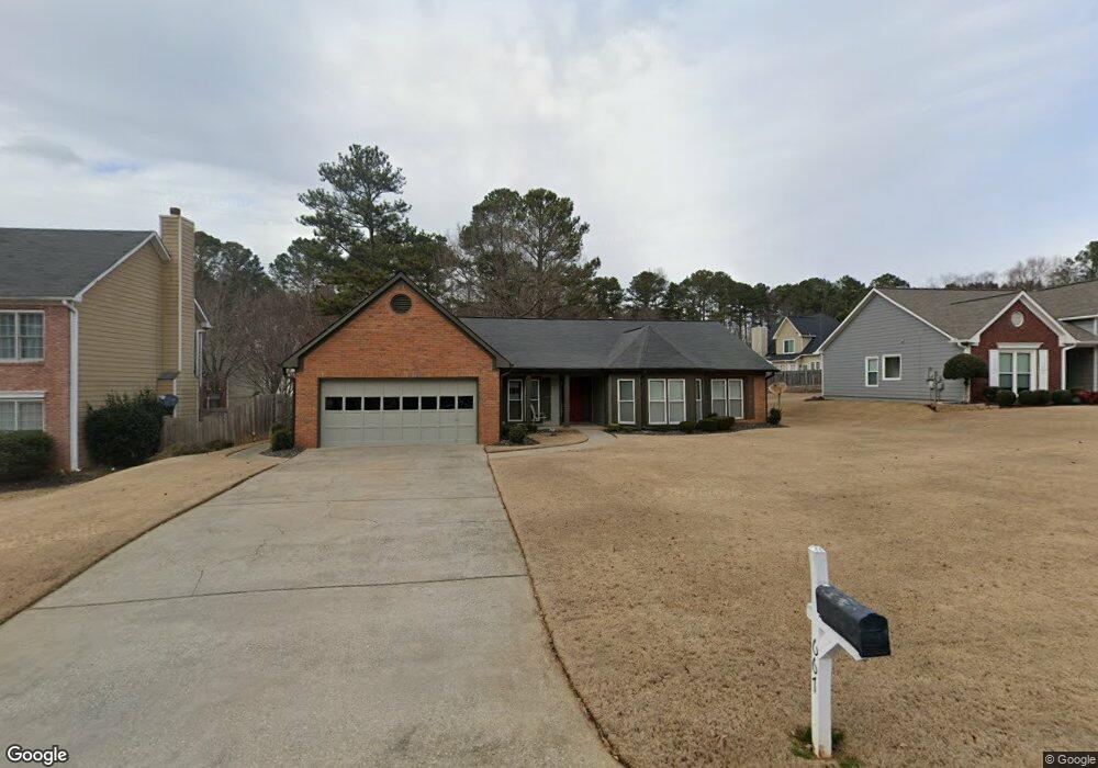 667 Eight Point Ct, Suwanee, GA 30024 - photo 1