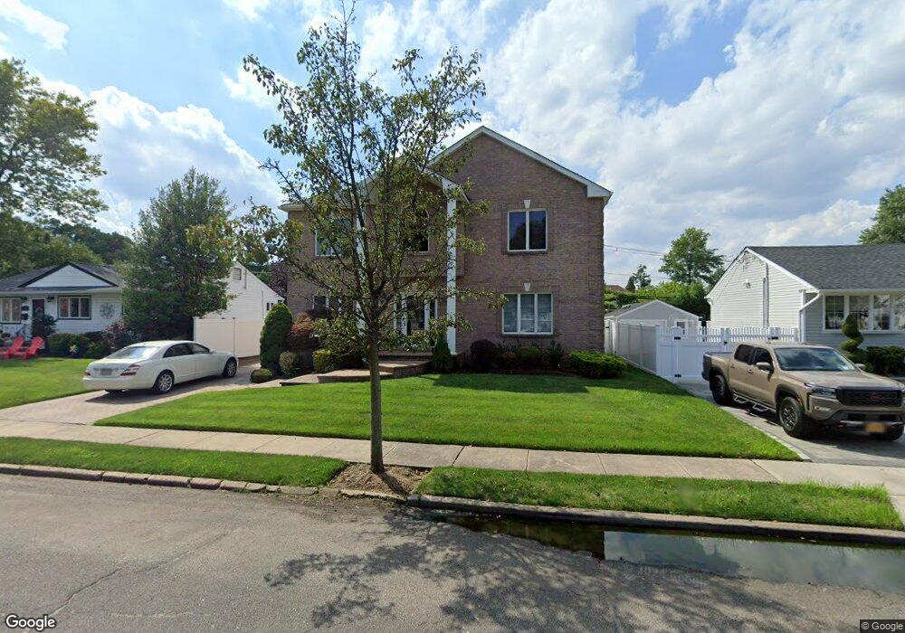 696 Hewlett St, Franklin Square, NY 11010 - photo 1