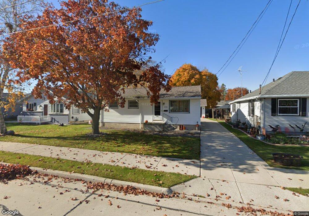 1320 S 31st St, Manitowoc, WI 54220 - photo 1