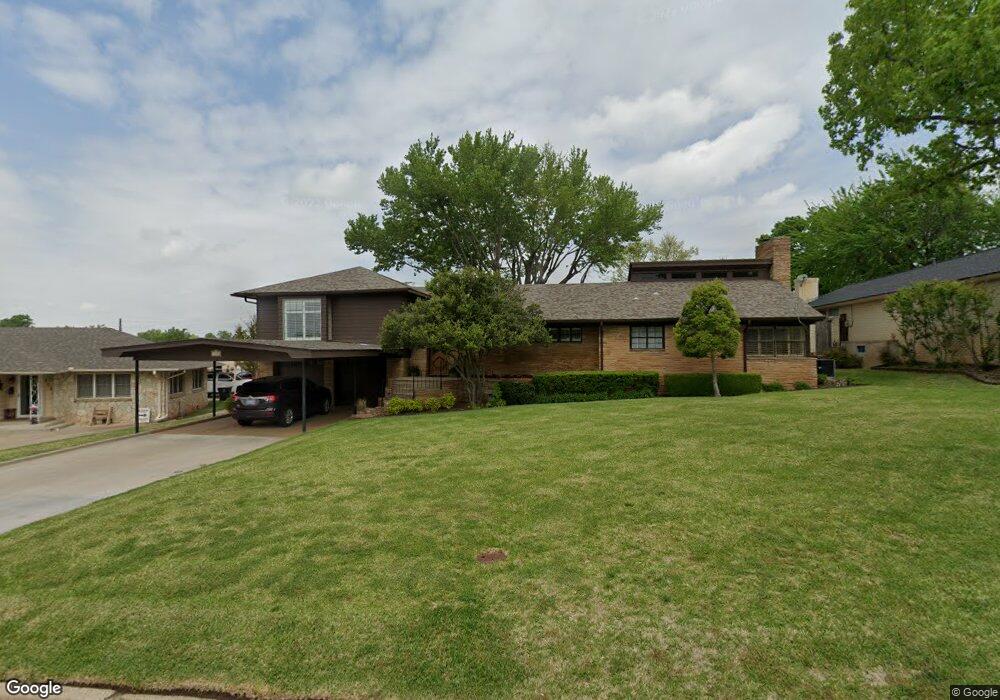 1109 Crescent Dr, Duncan, OK 73533 - photo 1