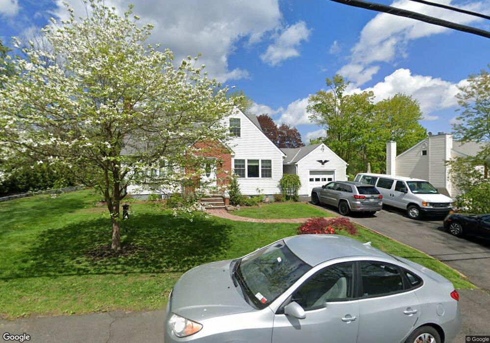 603 Manhattan Ave unit 2nd Floor, Thornwood, NY 10594 - photo 1