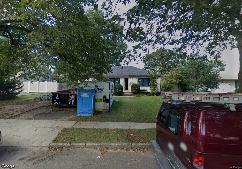 11 Dewey Rd, ComMacK, NY 11725 - photo 1