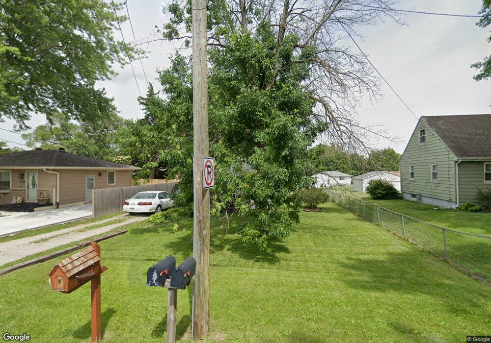 3903 E 25th St, Des Moines, IA 50317 - photo 1