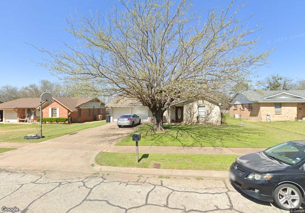 1410 Phillips St, Cleburne, TX 76033 - photo 1