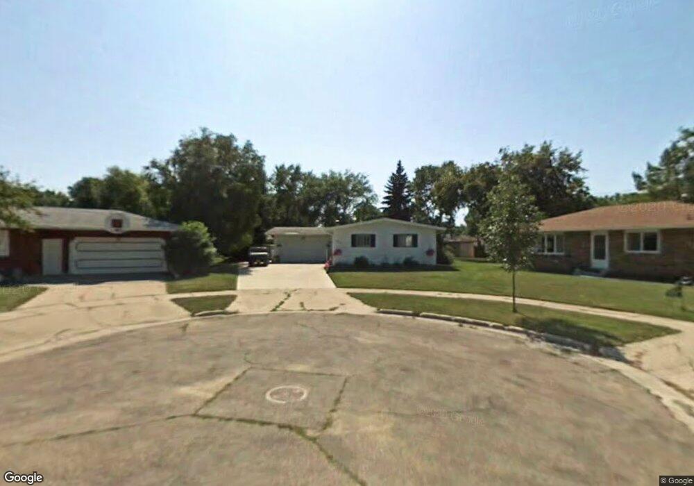1914 Drees Dr, Grand Forks, ND 58201 - photo 1