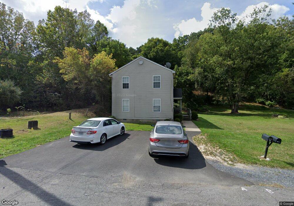 1512 10th St, Waynesboro, VA 22980 - photo 1