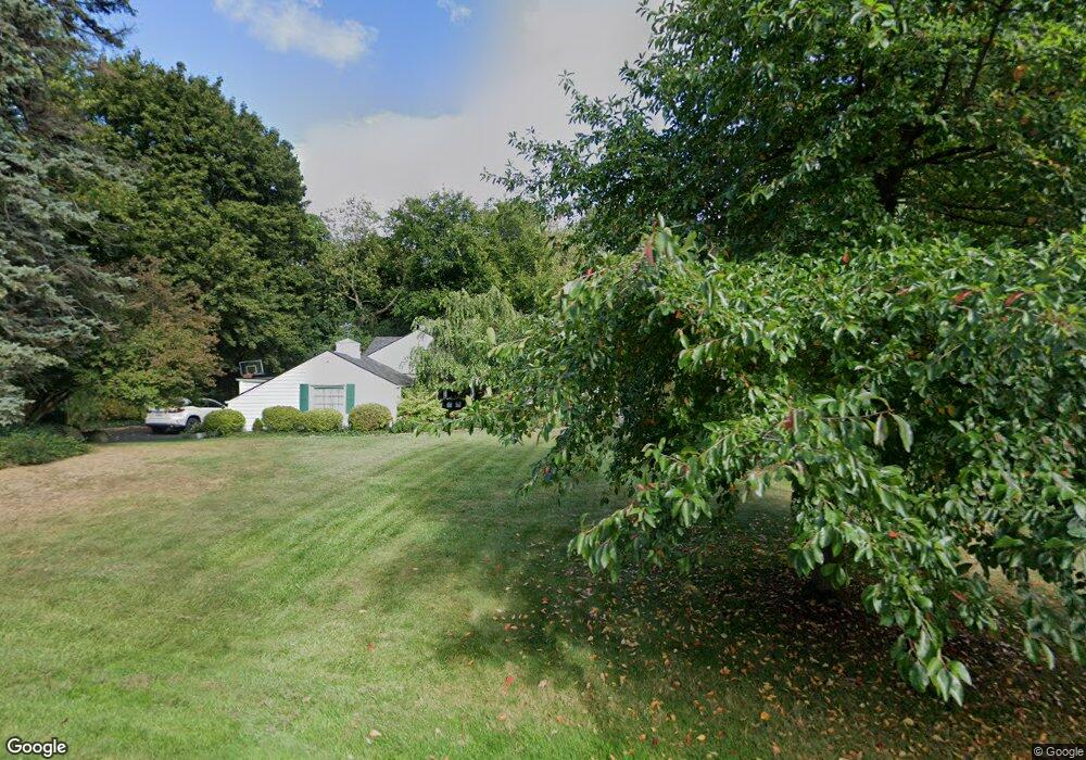 5745 Crabtree Rd, Bloomfield Hills, MI 48301 - photo 1