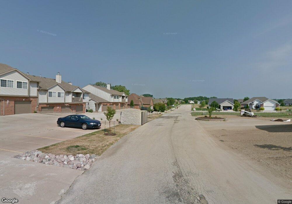 4542 N Thornhill Dr unit 202E, Peoria, IL 61615 - photo 1