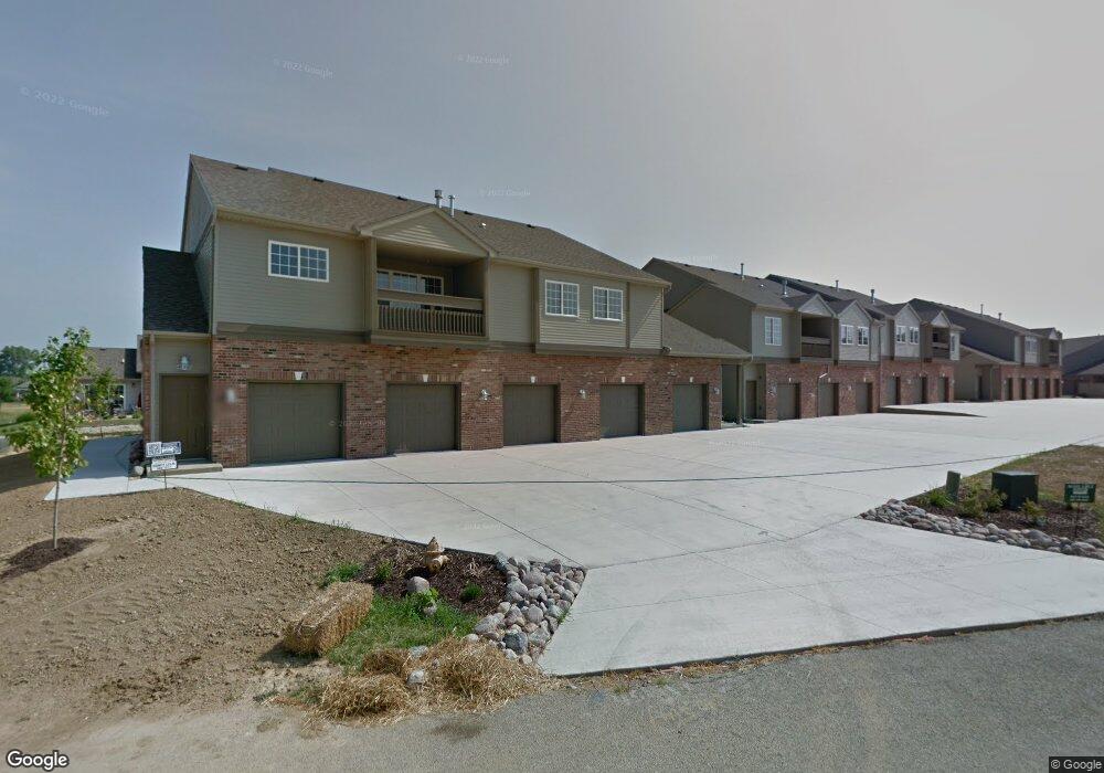 4528 N Thornhill Dr, Peoria, IL 61615 - photo 1