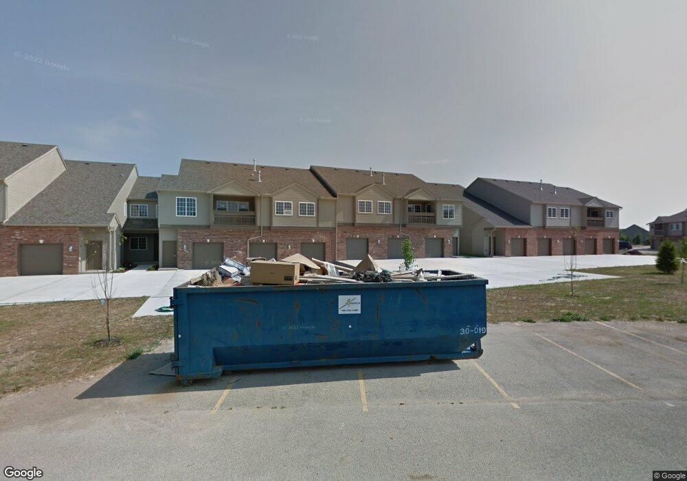 4526 N Thornhill Dr unit 206E, Peoria, IL 61615 - photo 1