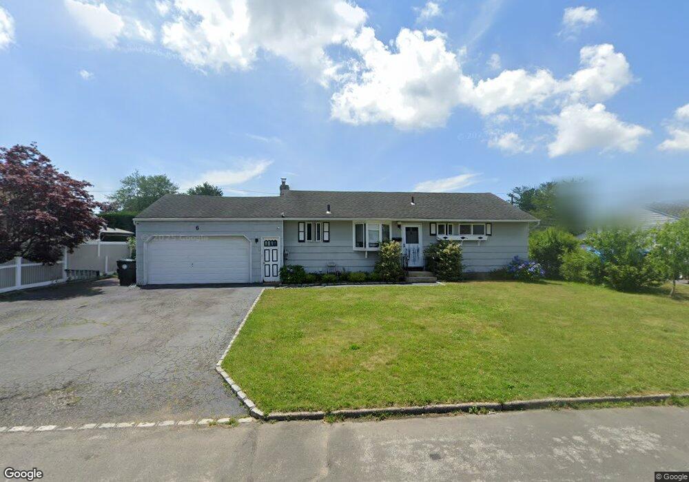 6 Bainbridge St, Islip, NY 11751 - photo 1