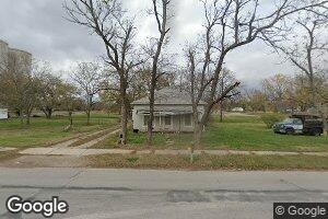 618 E 6th St, Le Roy, KS 66857