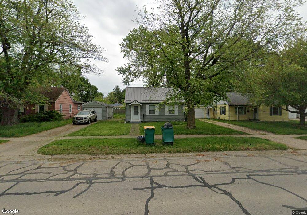 812 S 9th St, Mattoon, IL 61938 - photo 1