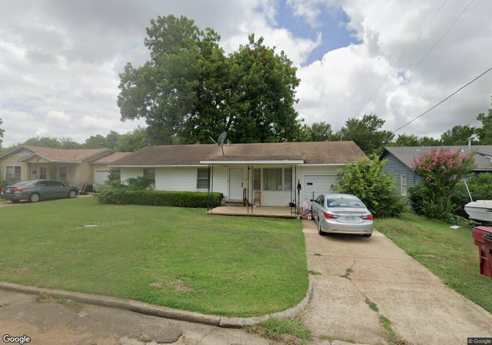 121 Crestview Dr, Hugo, OK 74743 - photo 1