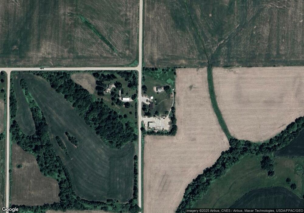 2910 W 4th St S, Newton, IA 50208 - photo 1