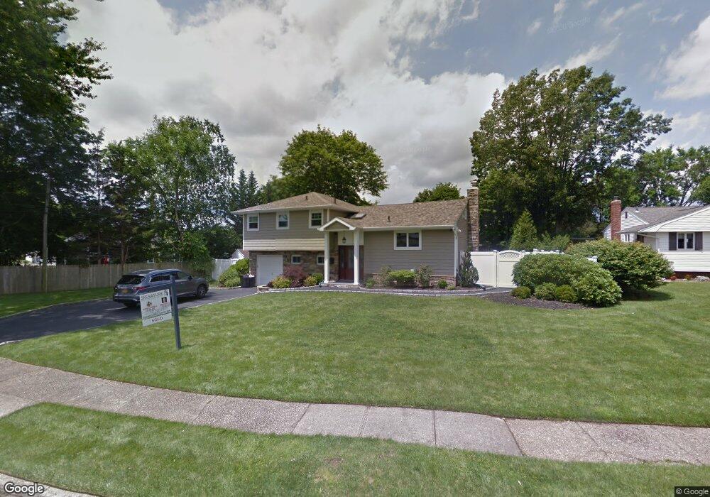 1 Cameo Rd, ComMacK, NY 11725 - photo 1