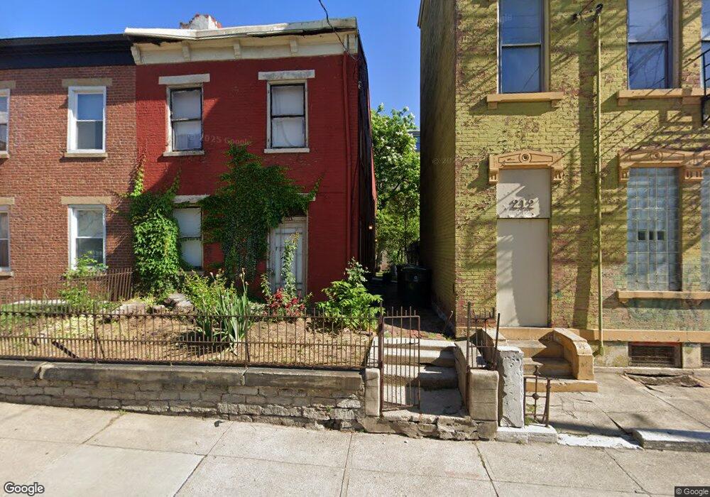 214 Findlay St, Cincinnati, OH 45202 - photo 1