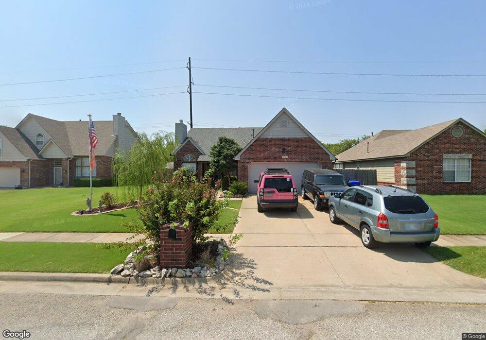 1716 S Narcissus Place, Broken Arrow, OK 74012 - photo 1