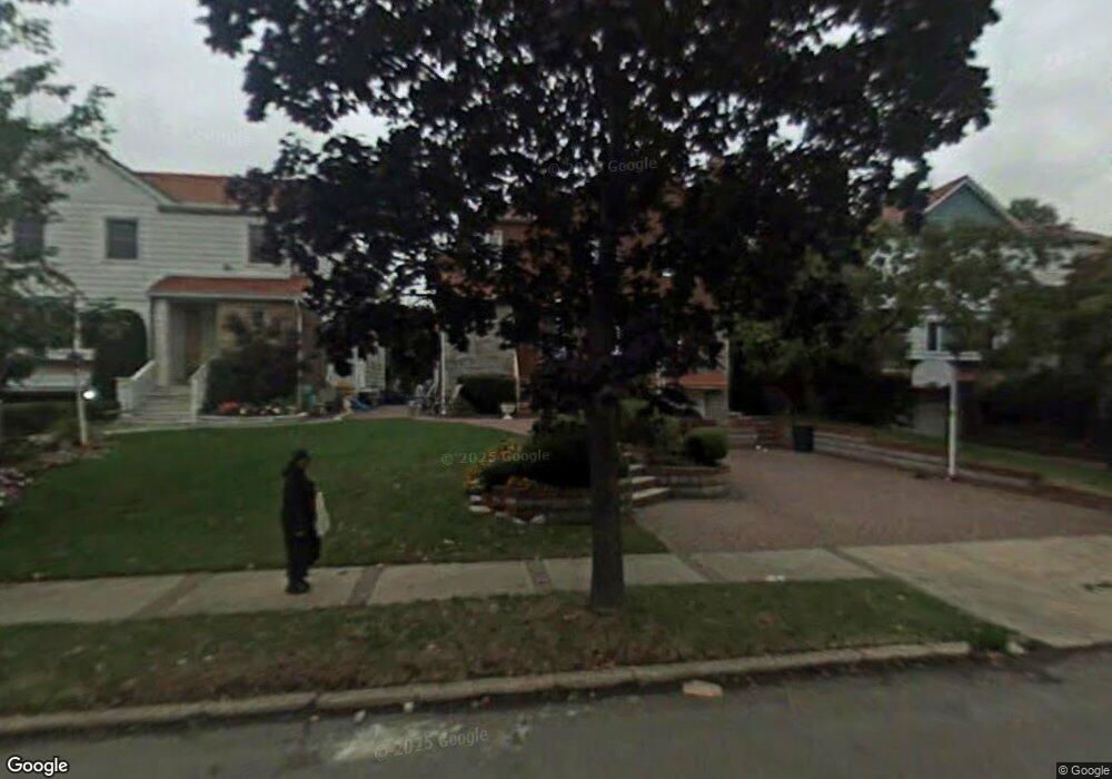 7224 136th St, Flushing, NY 11367 - photo 1