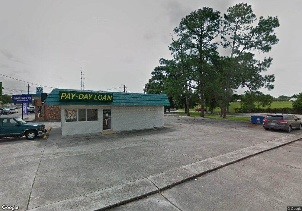 303 W Prien Lake Rd, Lake Charles, LA 70601 - photo 1