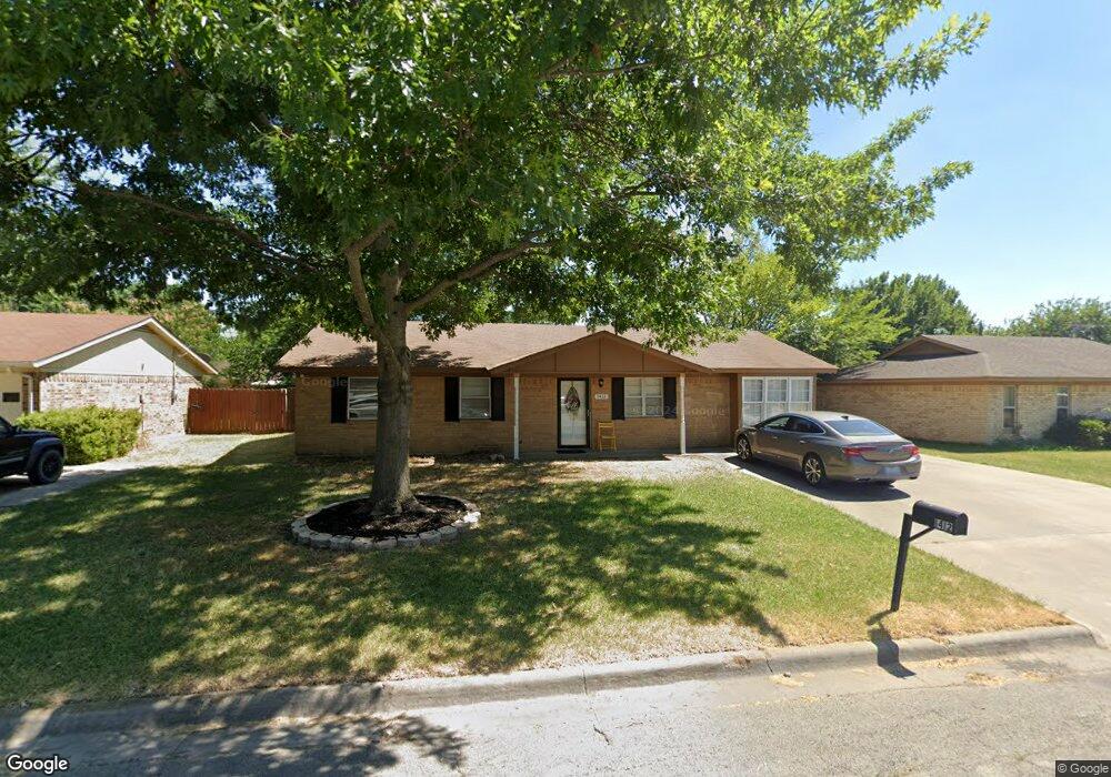 1412 Patricia Dr, Gainesville, TX 76240 - photo 1
