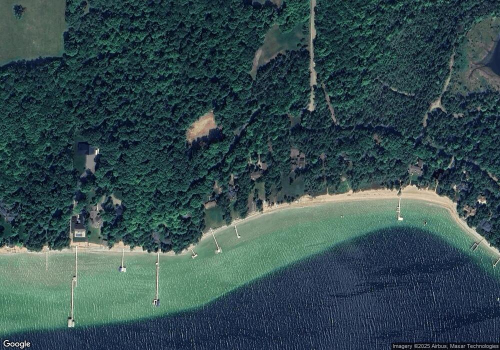 5150 van Hoesen Rd, Charlevoix, MI 49720 - photo 1