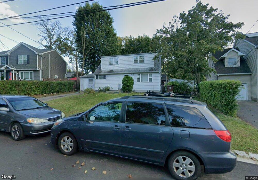 11 Halstead Rd, New Brunswick, NJ 08901 - photo 1