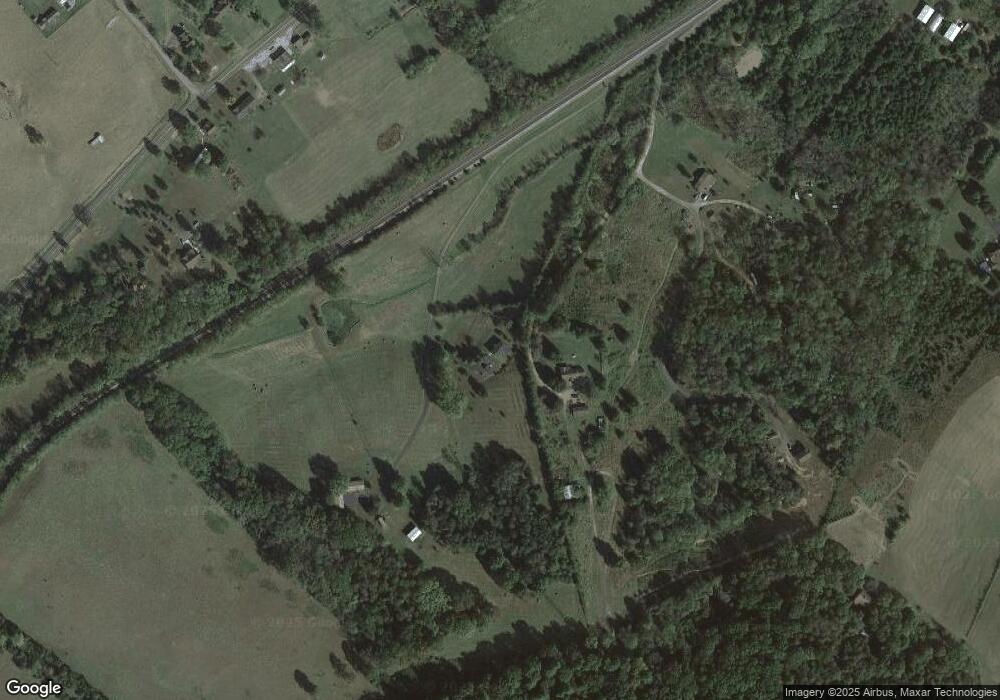 393 Fullerton Ln, Bentonville, VA 22610 - photo 1