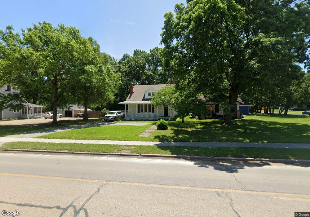 2417 SW 17th St, Topeka, KS 66604 - photo 1