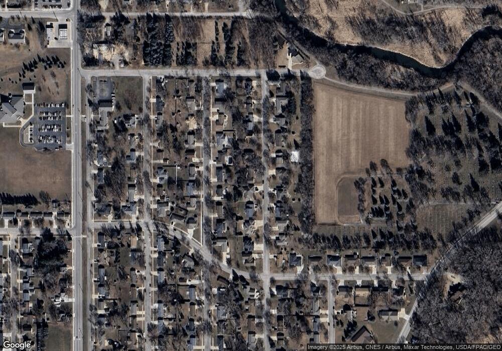 1902 9th St SW, Austin, MN 55912 - photo 1