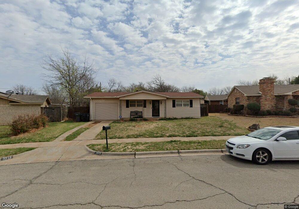 3913 Cynthia Ln, Wichita Falls, TX 76302 - photo 1