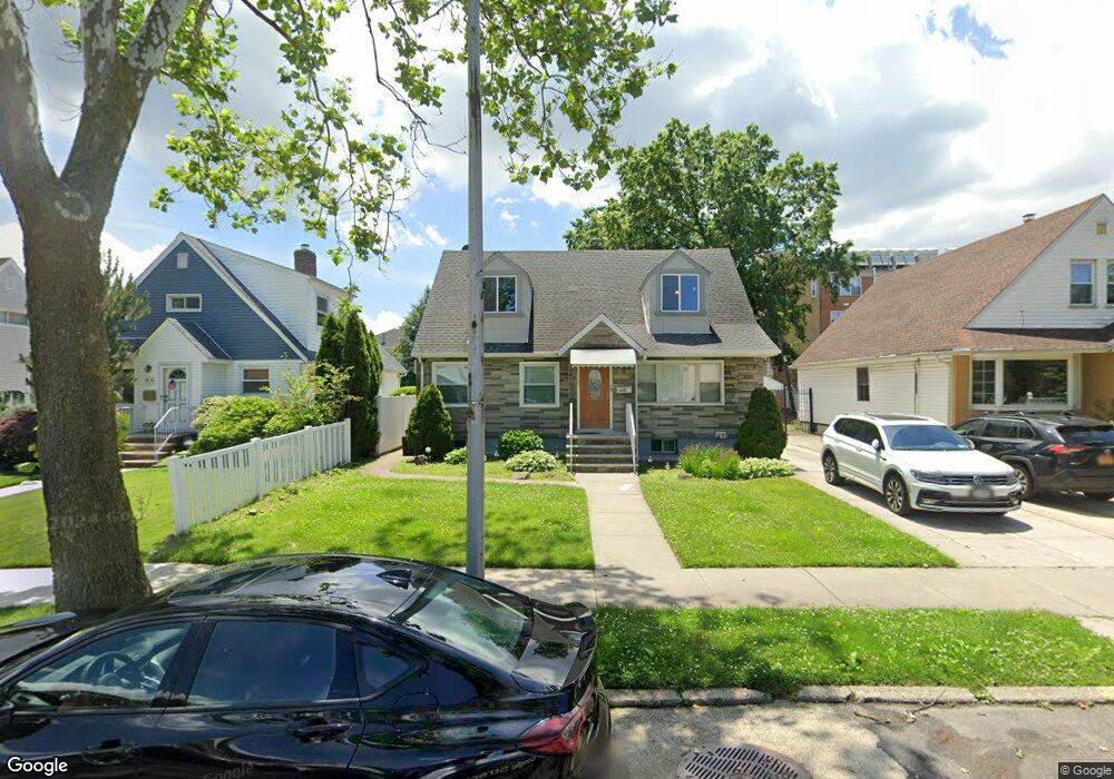 157-24 18 Ave, Whitestone, NY 11357 - photo 1