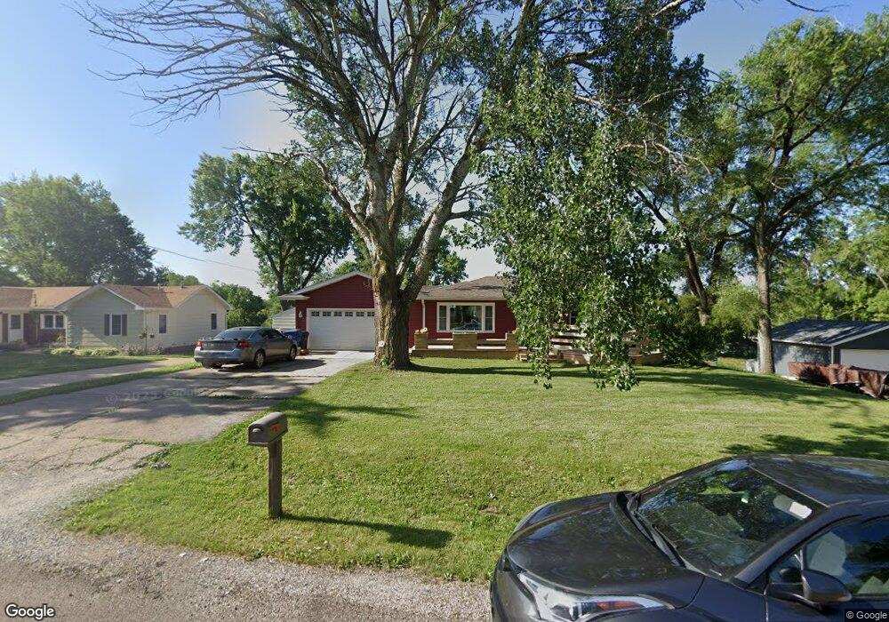 2625 W 47th St, Davenport, IA 52806 - photo 1