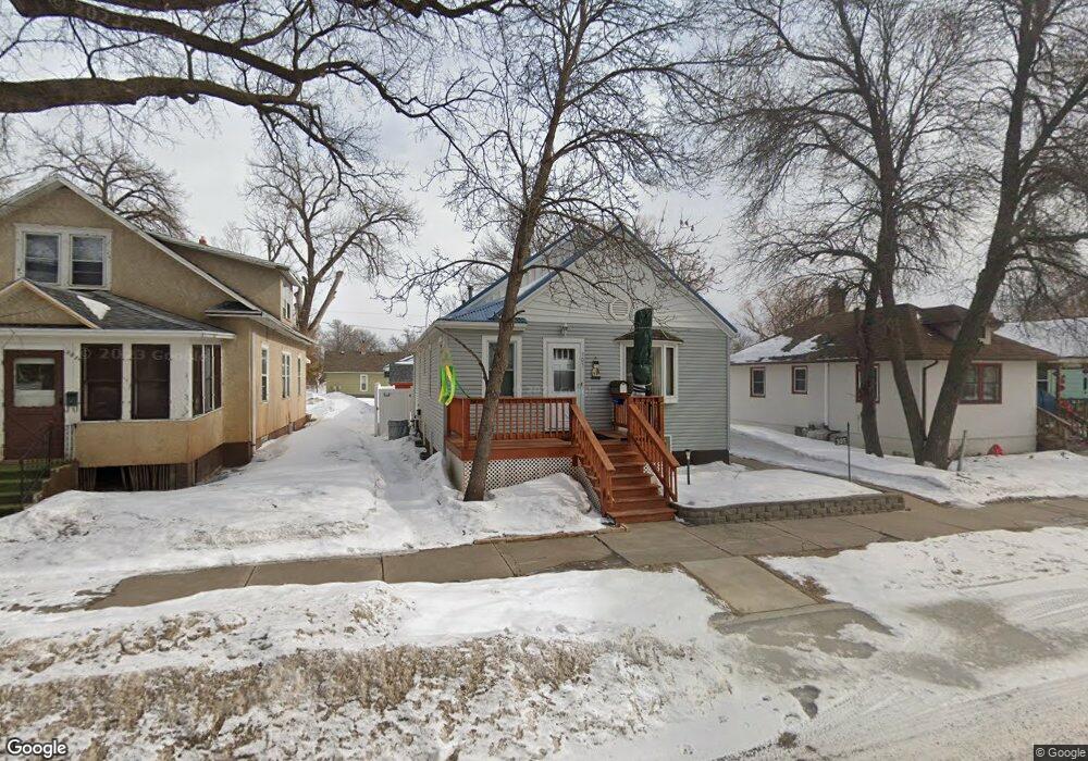 305 5th Ave SW, Jamestown, ND 58401 - photo 1