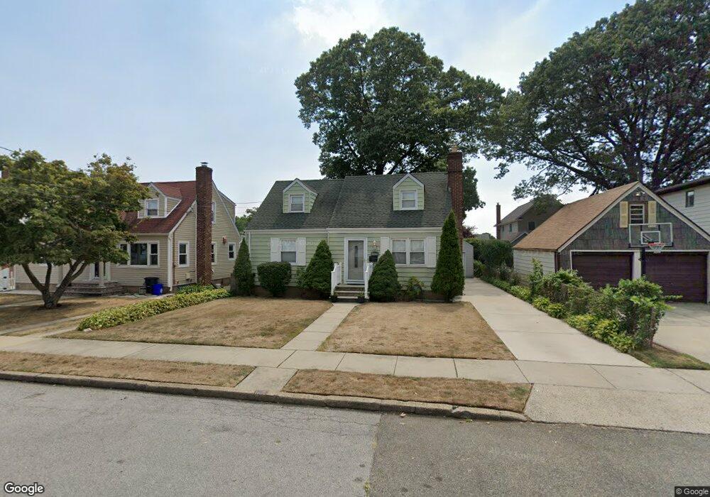 14 E Fenimore St, Valley Stream, NY 11580 - photo 1