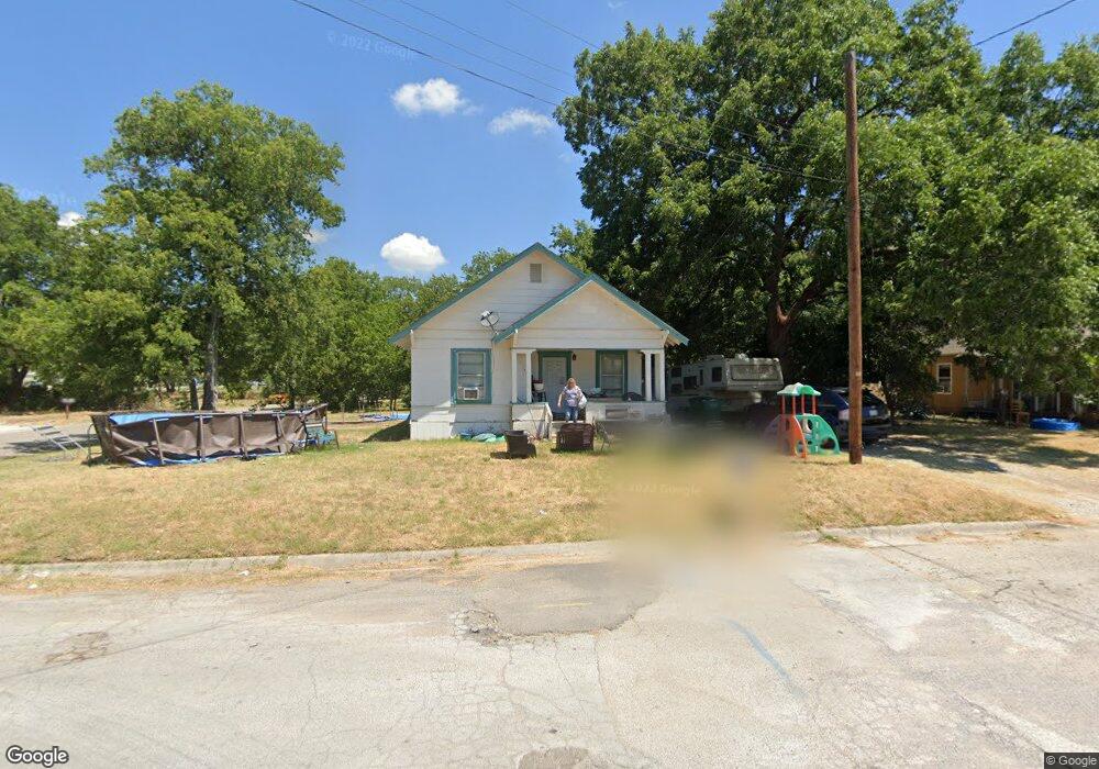 125 W Cloud St, Gainesville, TX 76240 - photo 1